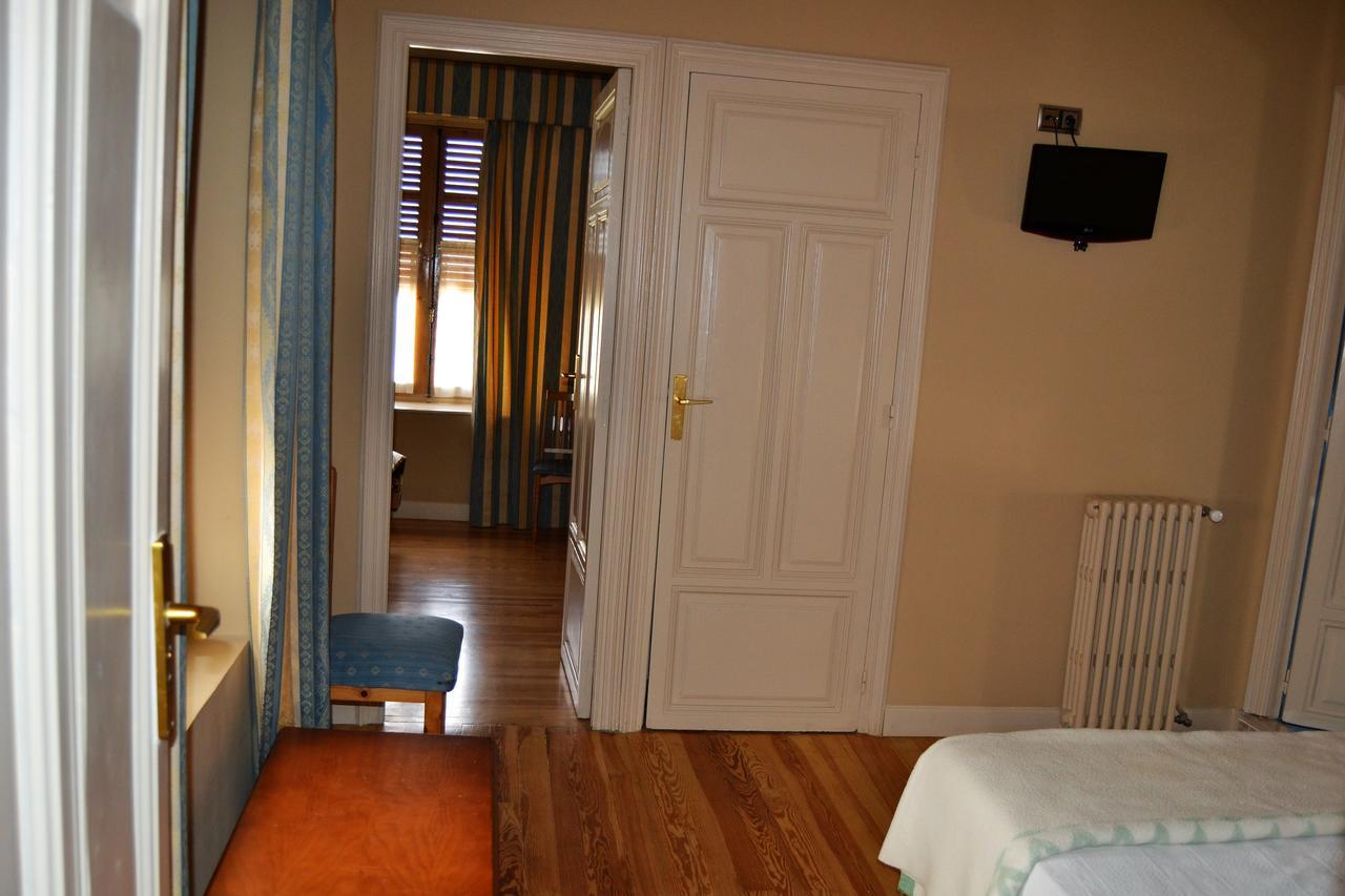 Hotel Villegas Валенсія-де-Дон-Хуан Екстер'єр фото